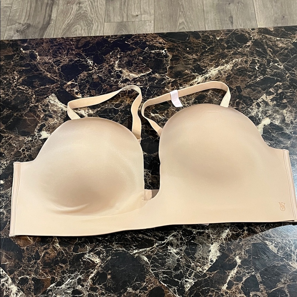 Victoria Secret Seamless Nude plunge low back bra
